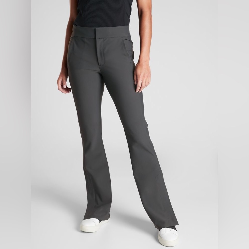 Athleta women’s 8P petite gray Stellar flare trouser nylon blend pants EUC